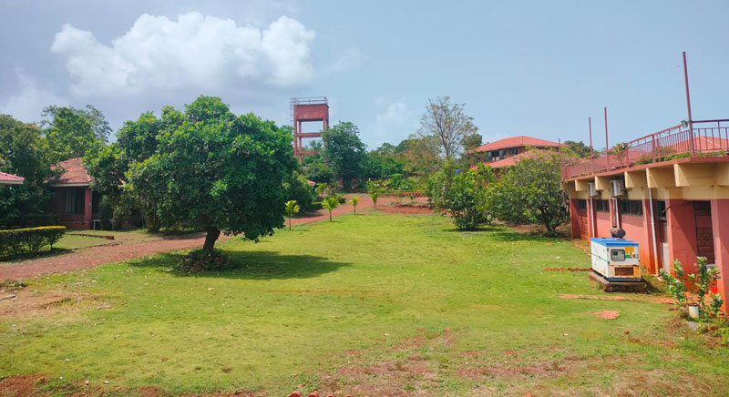 banquet-halls-with-lawns